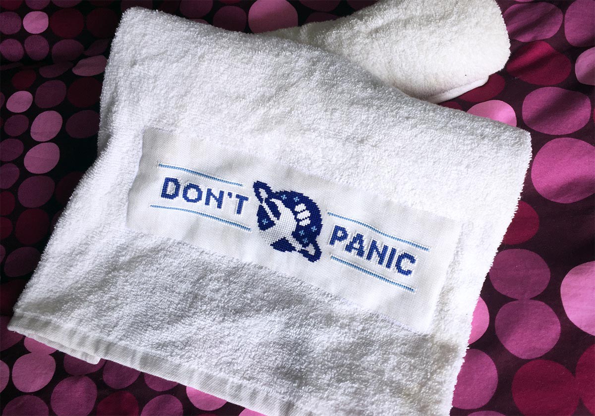 Dont Panic Towel Hitchikers Guide The Galaxy 42 Memorbilia Cosplay Deep Thought 